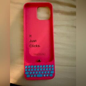 Clicks iPhone 15 pro max keyboard case